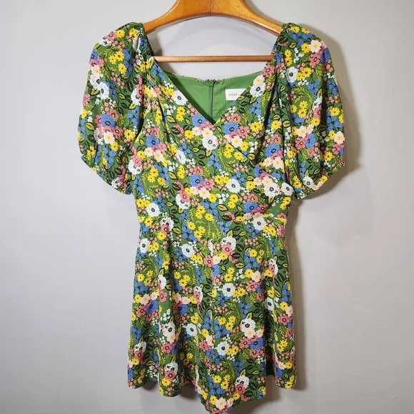 Green and White Floral Wrap Puff Sleeve Romper - Picture 2 of 13